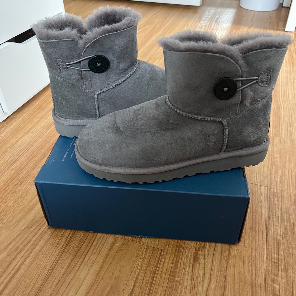 ugg bailey button boot